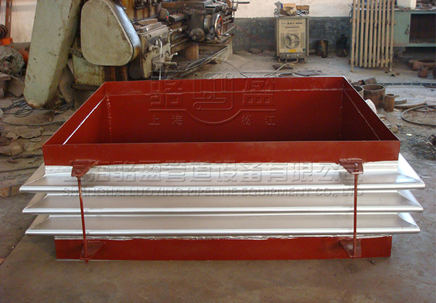 矩形<a href=http://m.mingritv.com target=_blank class=infotextkey>補(bǔ)償器</a>