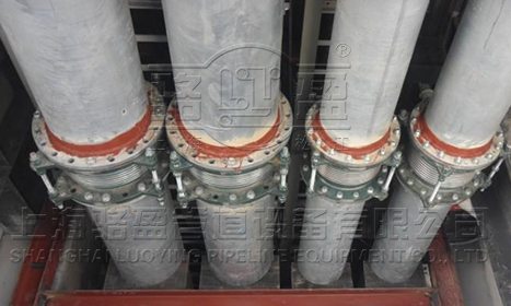 波紋<a href=http://m.mingritv.com target=_blank class=infotextkey>補(bǔ)償器</a>安裝現(xiàn)場圖